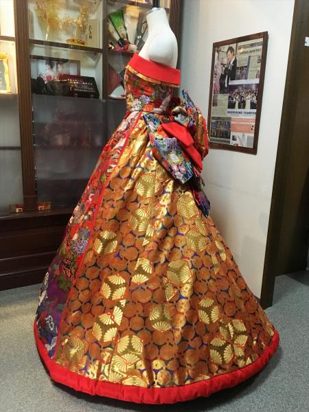 Kimono Dress Red Gold Uchikake [Floral]9