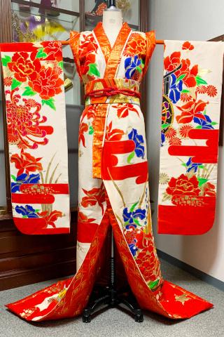 Japanese Kimono Dress Uchikake [Floral]