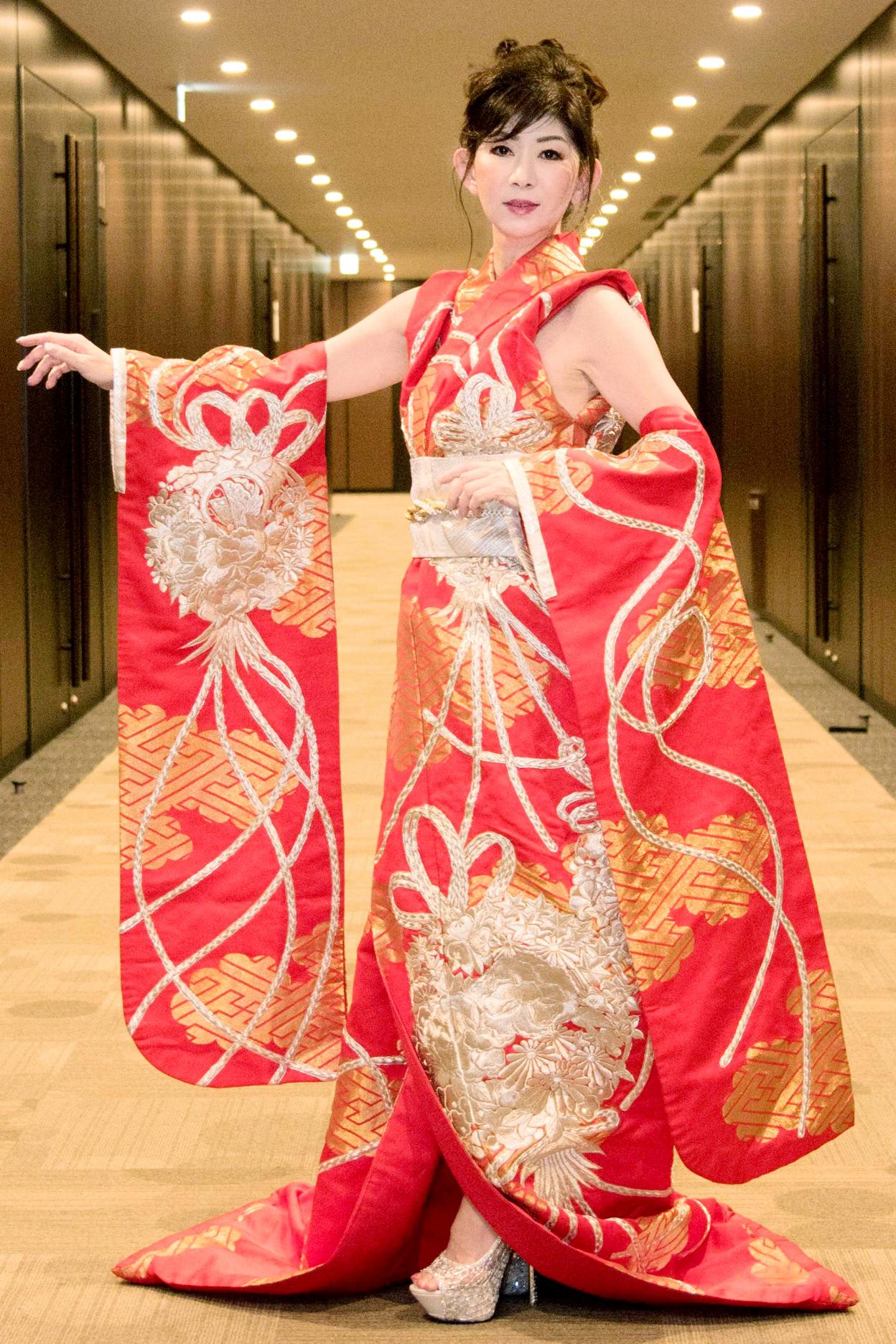 Japanese Kimono Dress Uchikake [Floral] | 着物ドレス・留袖ドレス【Dahlianty/ダリアンティー