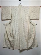 No.06027Komon White [Pattern] Silk<br>Used kimono. There is a stain.