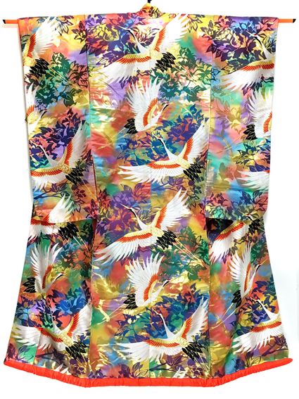 No.01044打掛 虹色 [鶴] 絹<br>中古のお着物