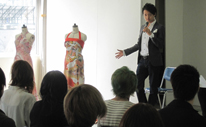 宮島学園ファッションドレスメーカーの全校生徒へ講演